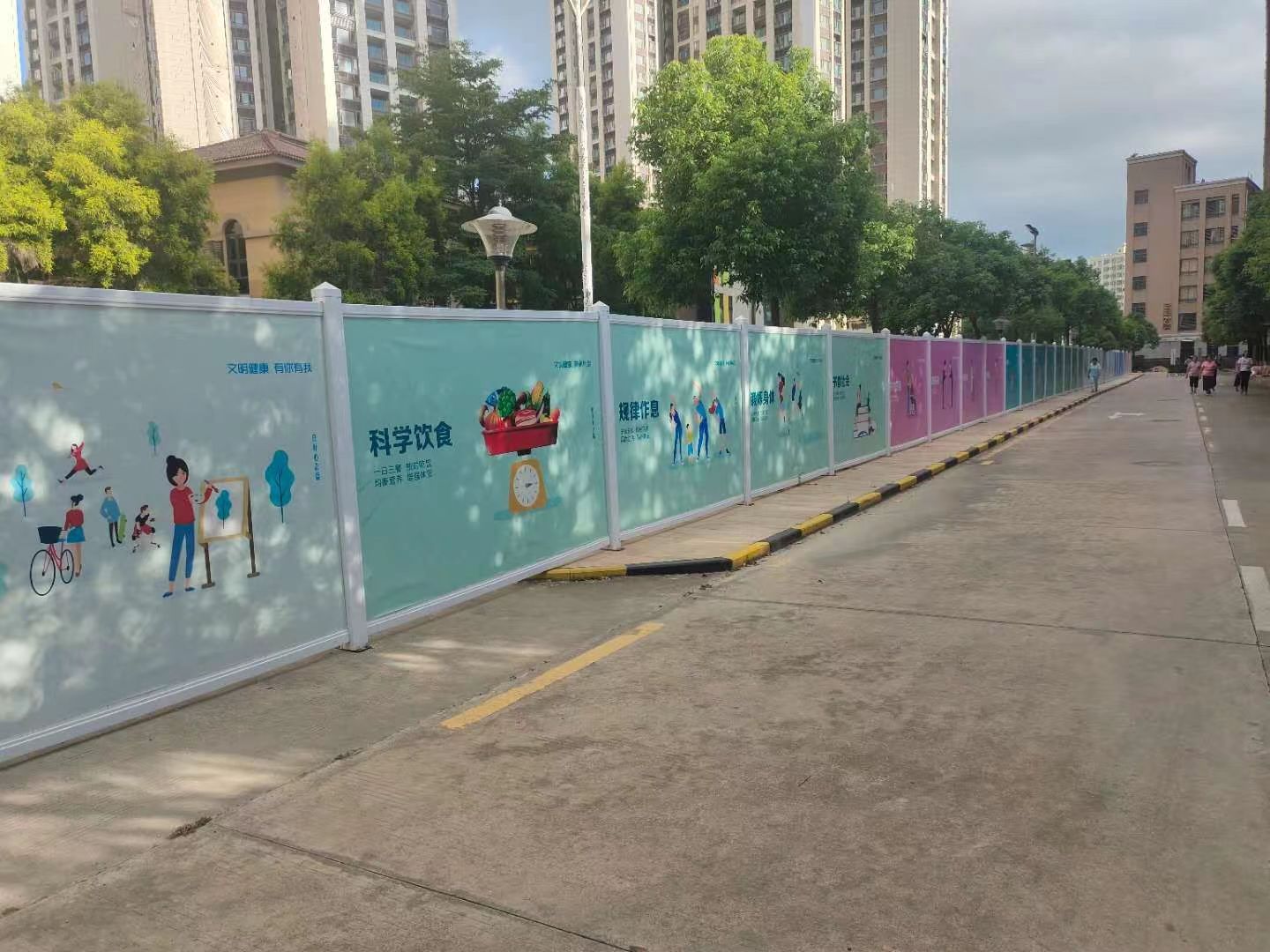 旭東圍擋特點(diǎn)有哪些？防火、防水、防潮、重量輕施工圍擋選擇【旭東鋼構(gòu)】