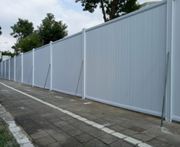 移動圍擋在不同場合中的應用及其效果如何？旭東鋼構圍擋廠家